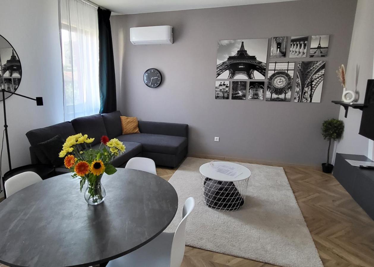 Dotis Apartman Tata Exterior foto