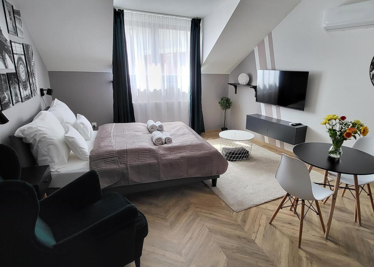 Dotis Apartman Tata Exterior foto
